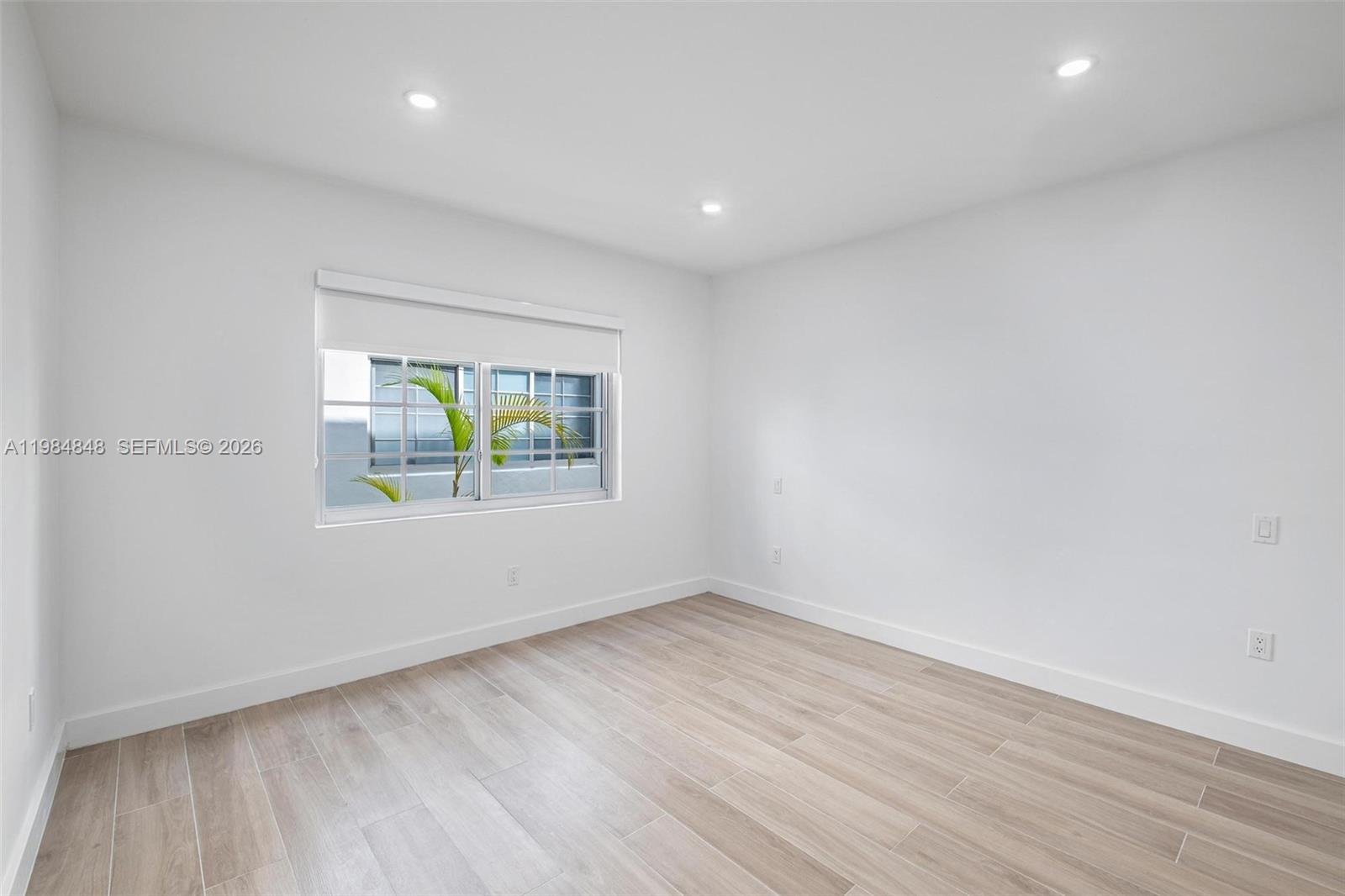 LINCOLN ROAD VILLAS SOUTH - Residential