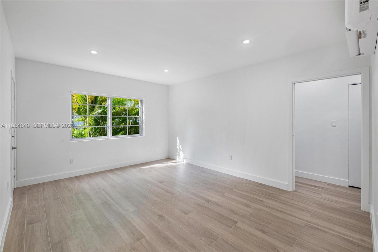 LINCOLN ROAD VILLAS SOUTH - Residential