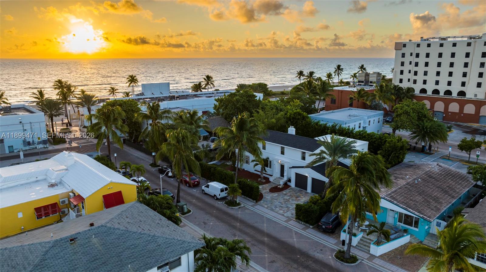 HOLLYWOOD BEACH - Residential