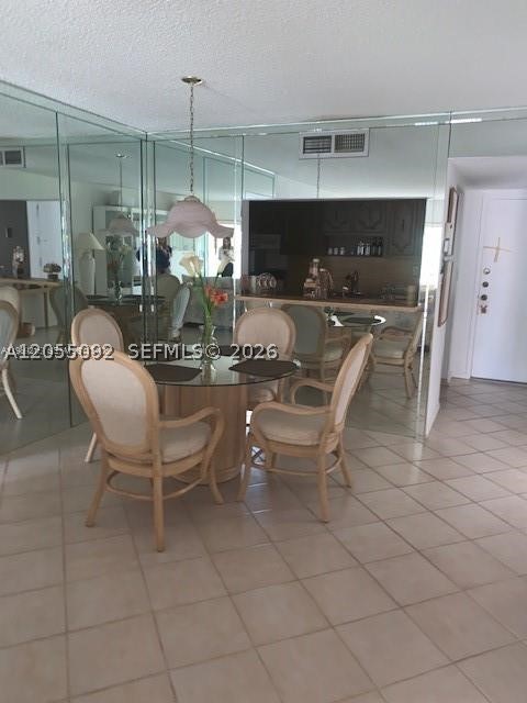 RACQUET CLUB APTS AT BONA - Residential