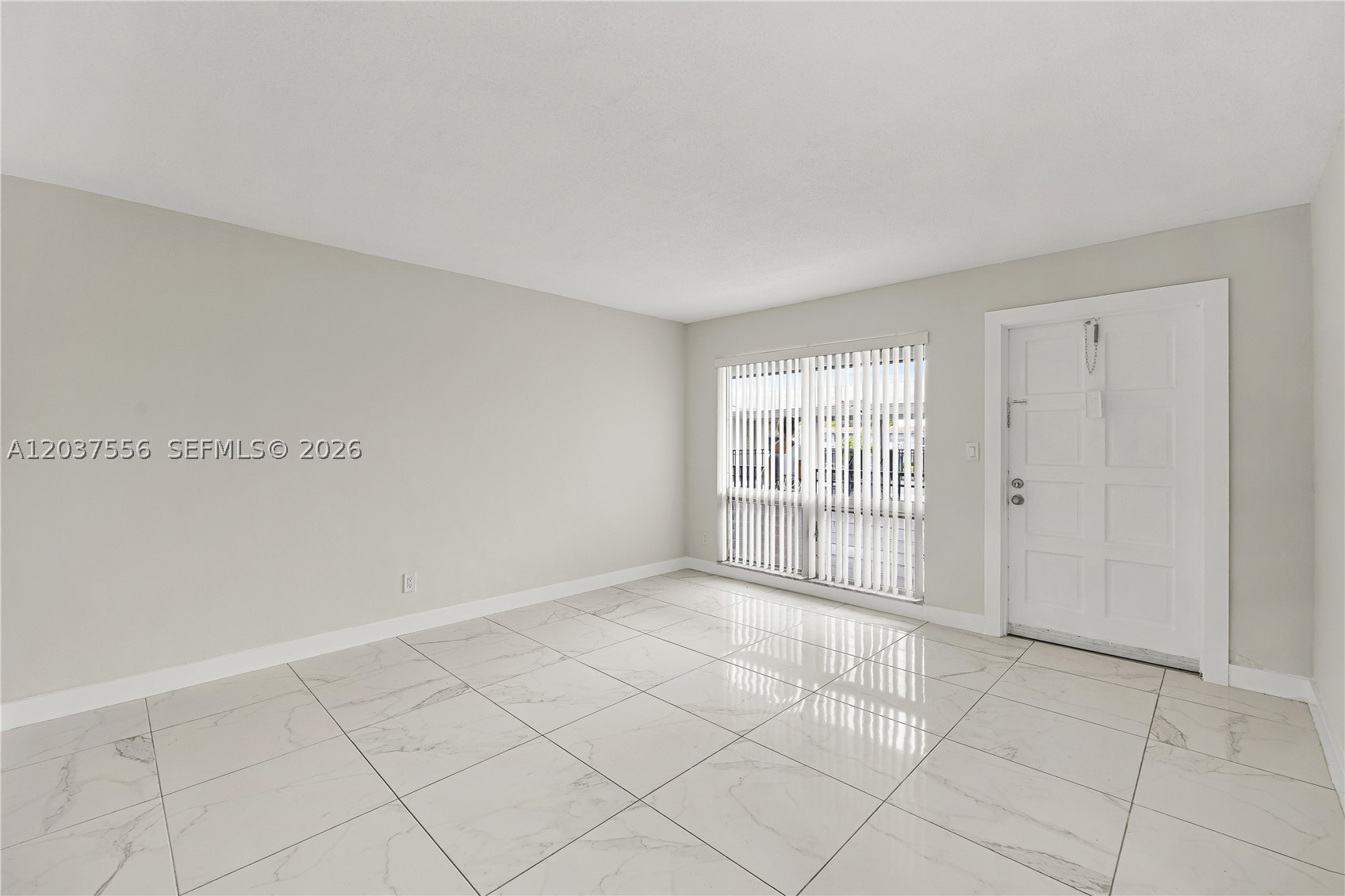 HOLLYWOOD HILLS - Residential Lease