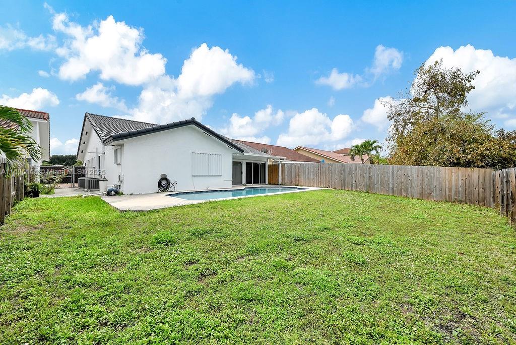 C-WEST LAKES OF THE MEADO - Residential