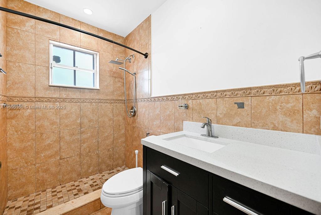 C-WEST LAKES OF THE MEADO - Residential
