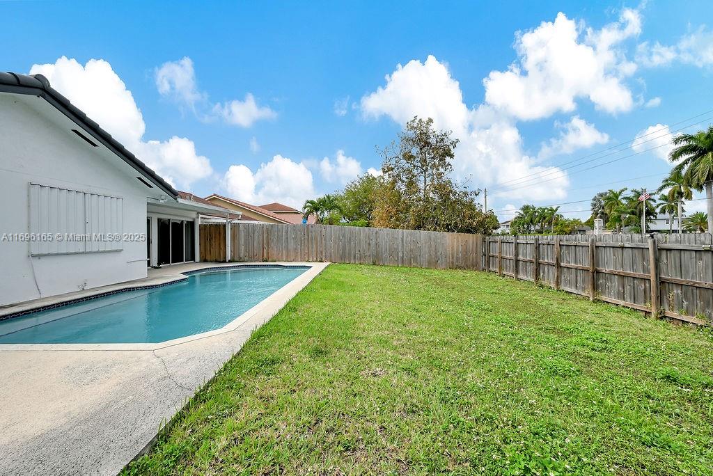 C-WEST LAKES OF THE MEADO - Residential