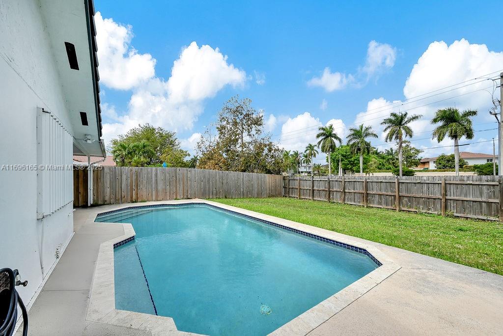C-WEST LAKES OF THE MEADO - Residential