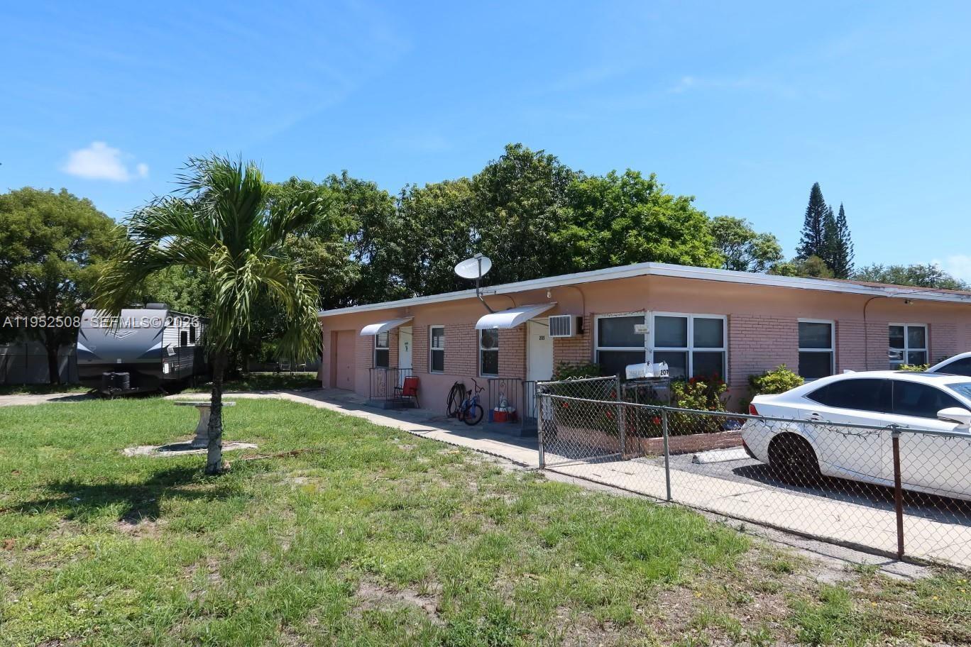 HALLANDALE PARK - Land