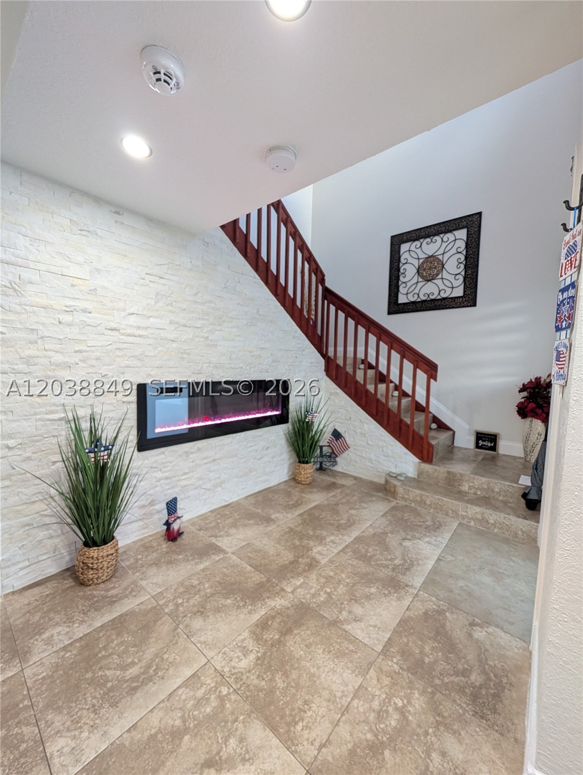 SAN MATEO NORTH CONDO - Residential