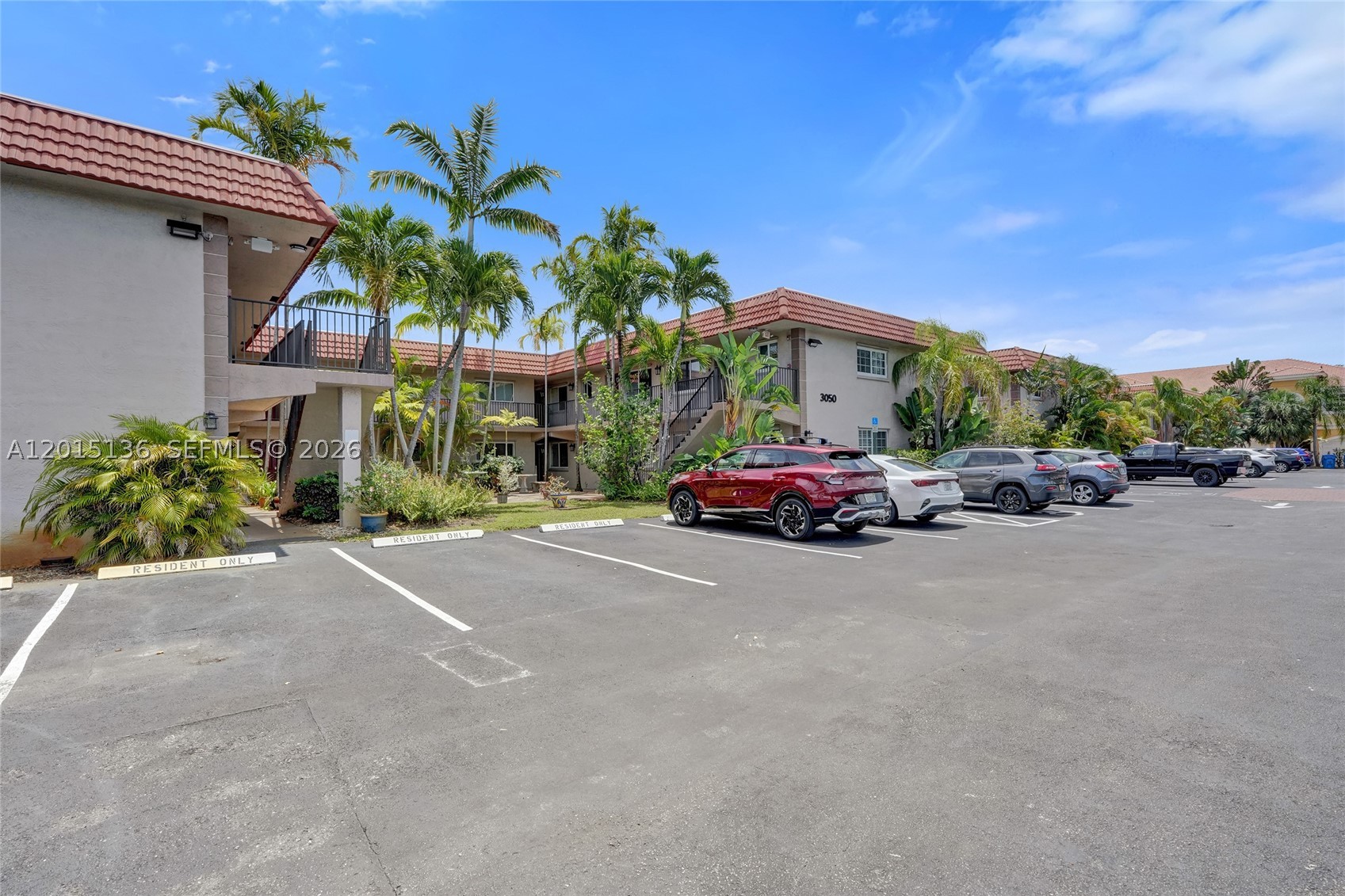 WINDSOR COURT CONDOMINIUM - Residential