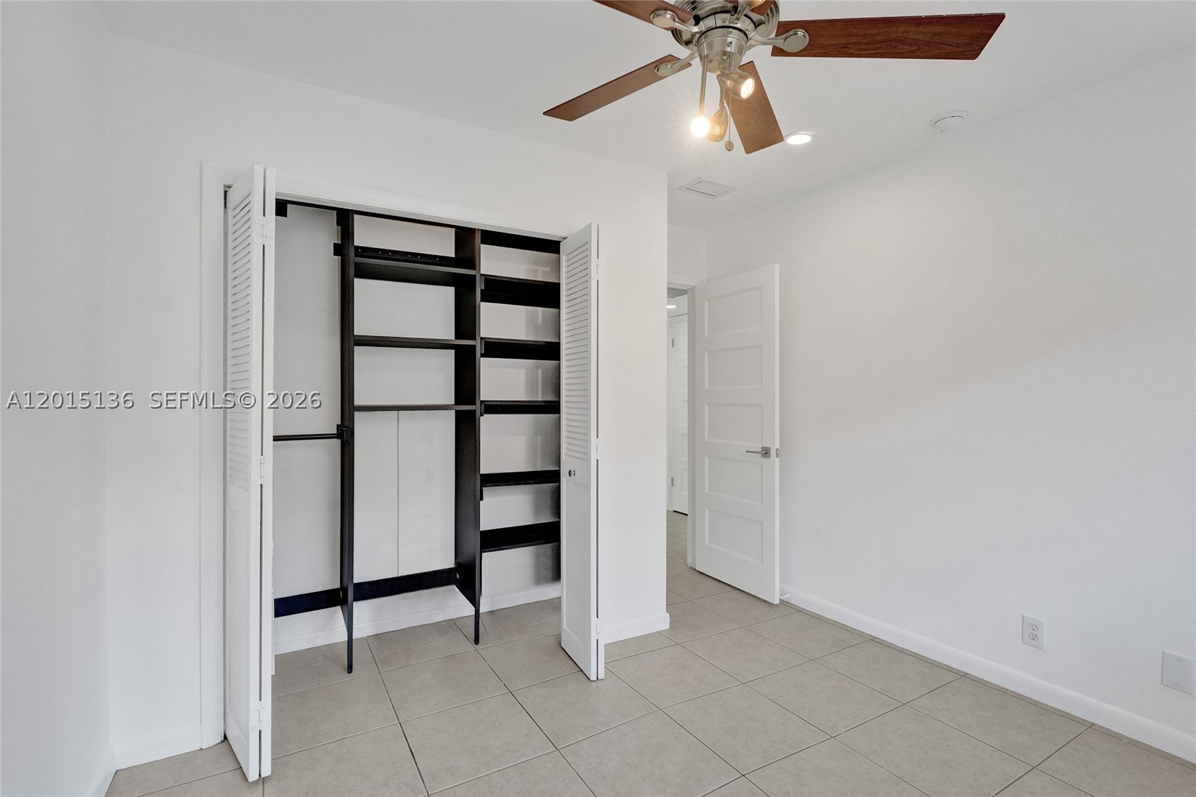 WINDSOR COURT CONDOMINIUM - Residential