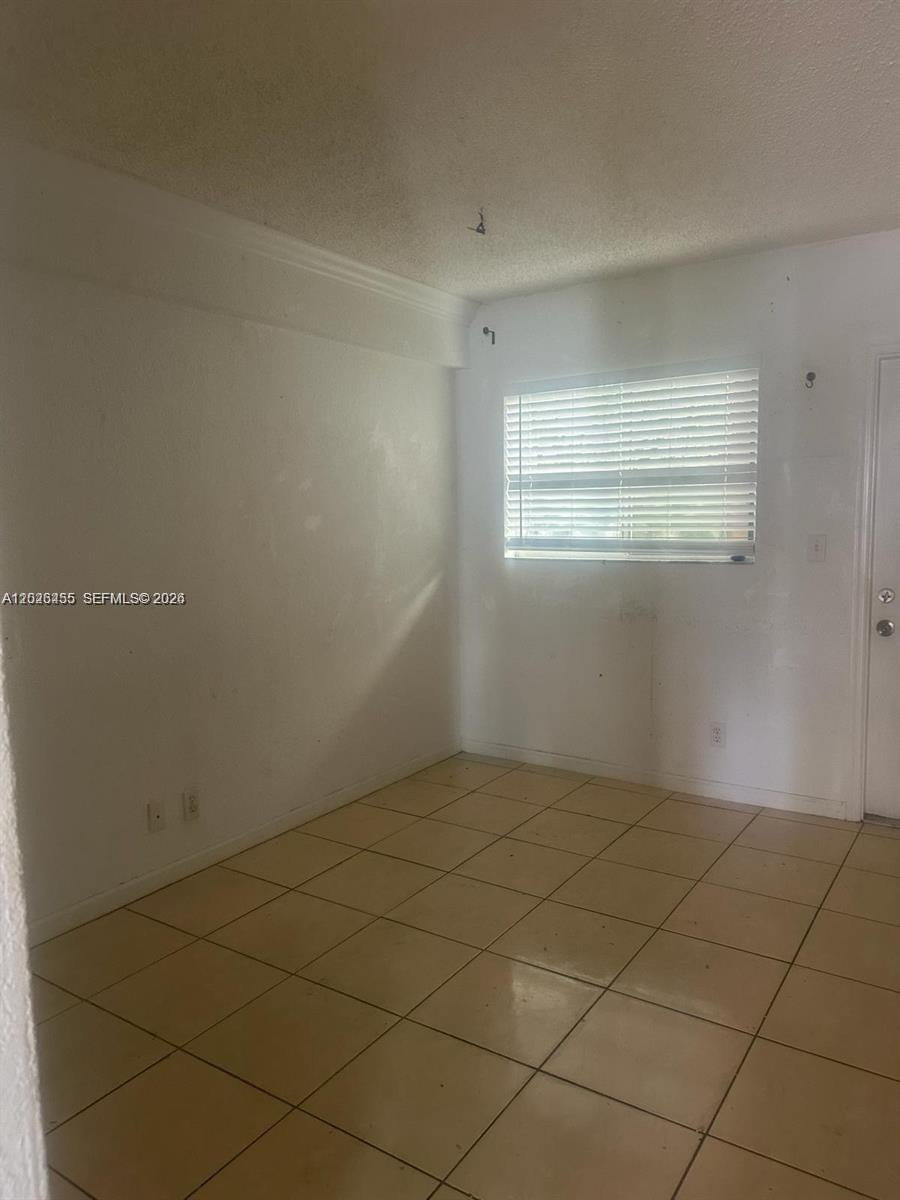 GROVE AT WILTON MANORS CO - Residential Lease