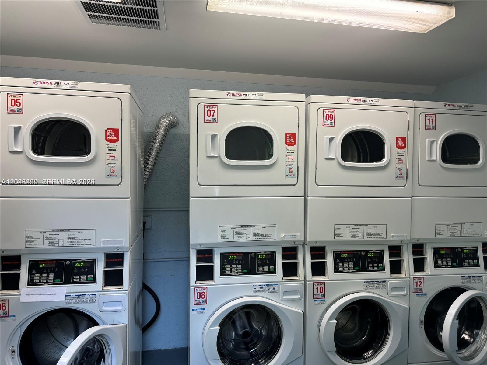 GROVE AT WILTON MANORS CO - Residential Lease