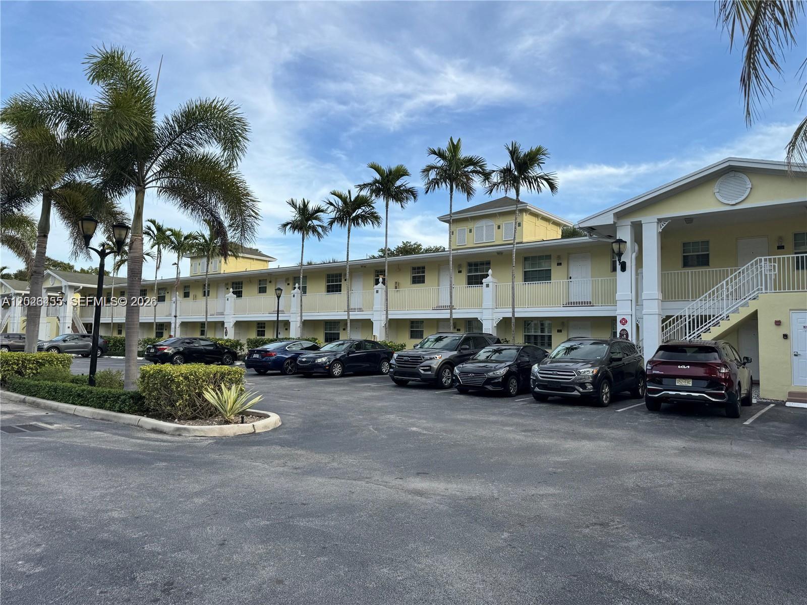 GROVE AT WILTON MANORS CO - Residential Lease