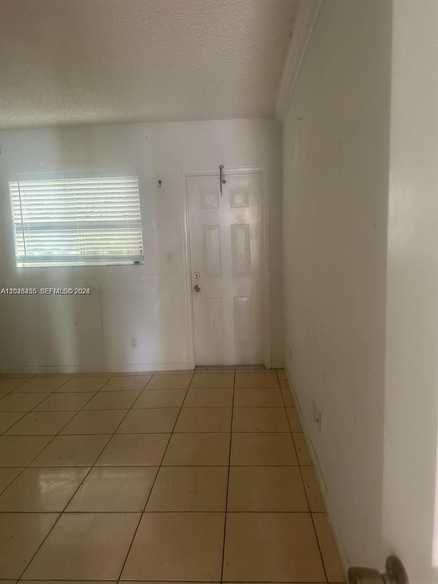 GROVE AT WILTON MANORS CO - Residential Lease