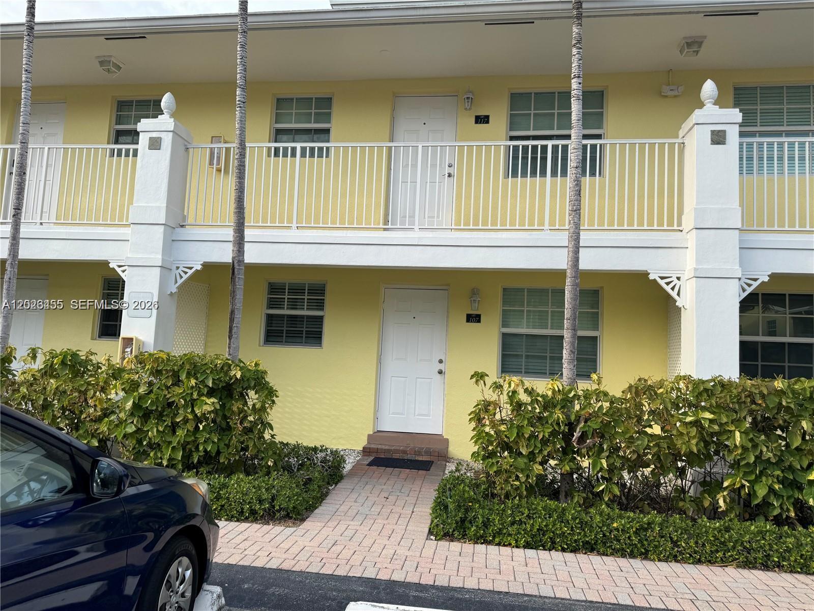 GROVE AT WILTON MANORS CO - Residential Lease