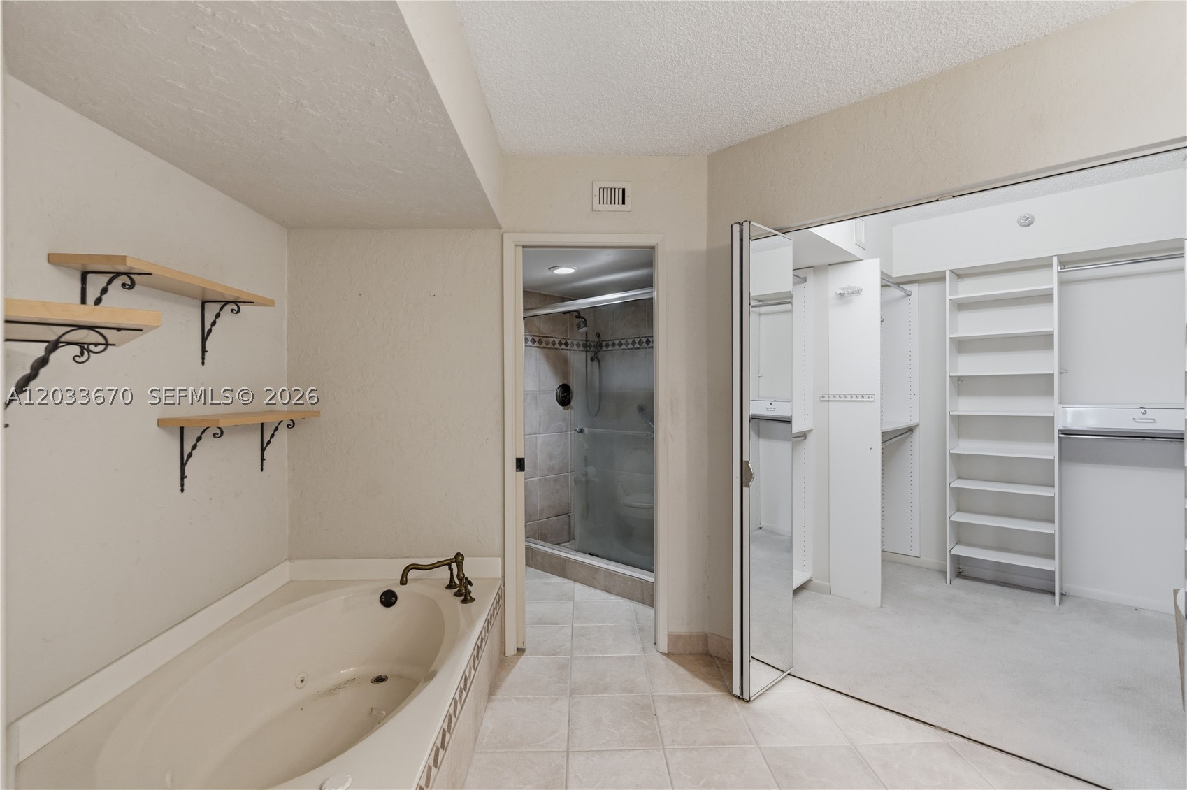 MYSTIC POINTE CONDO NO TW - Residential