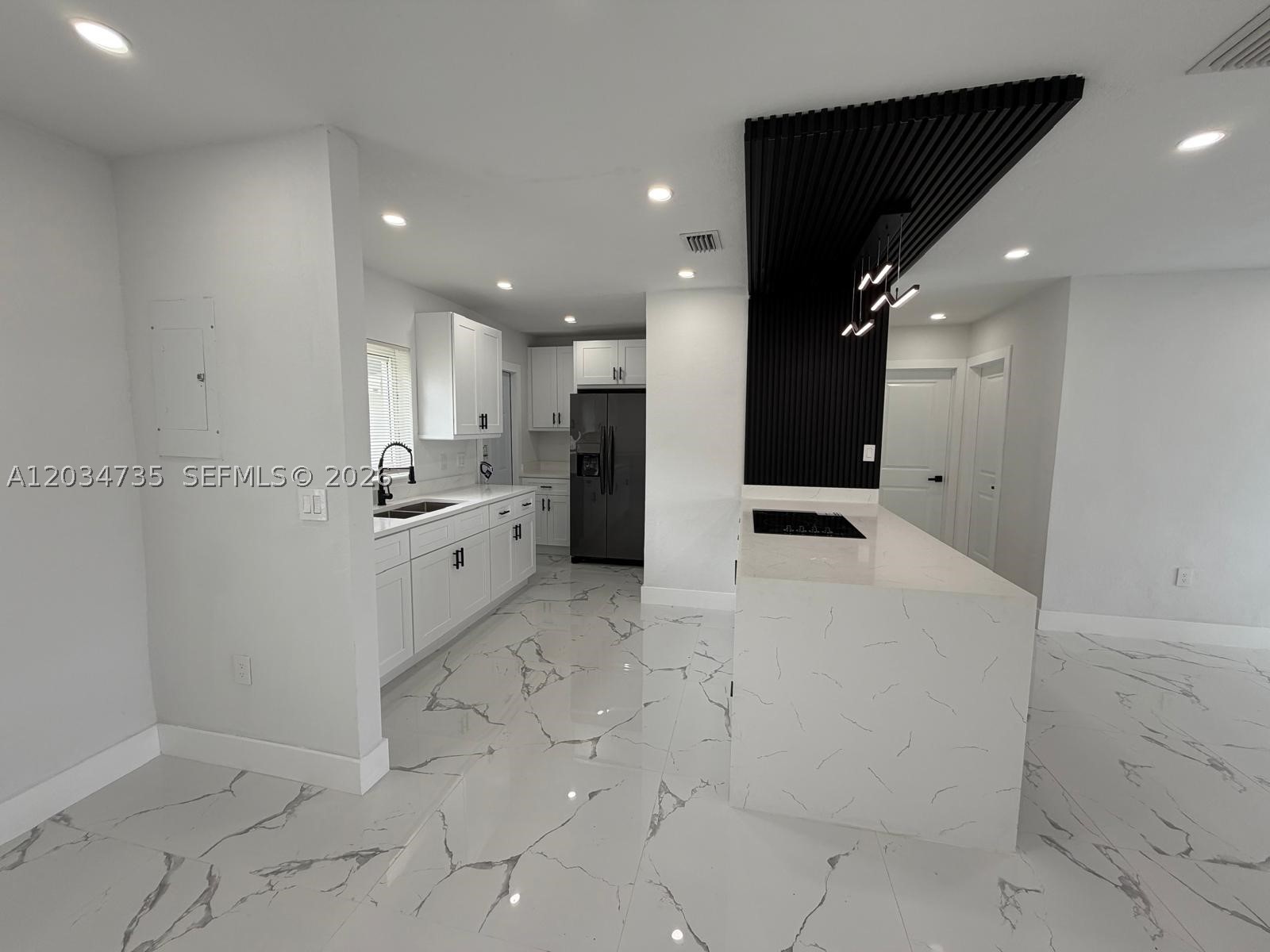 GOLDEN HIGHLANDS EST - Residential