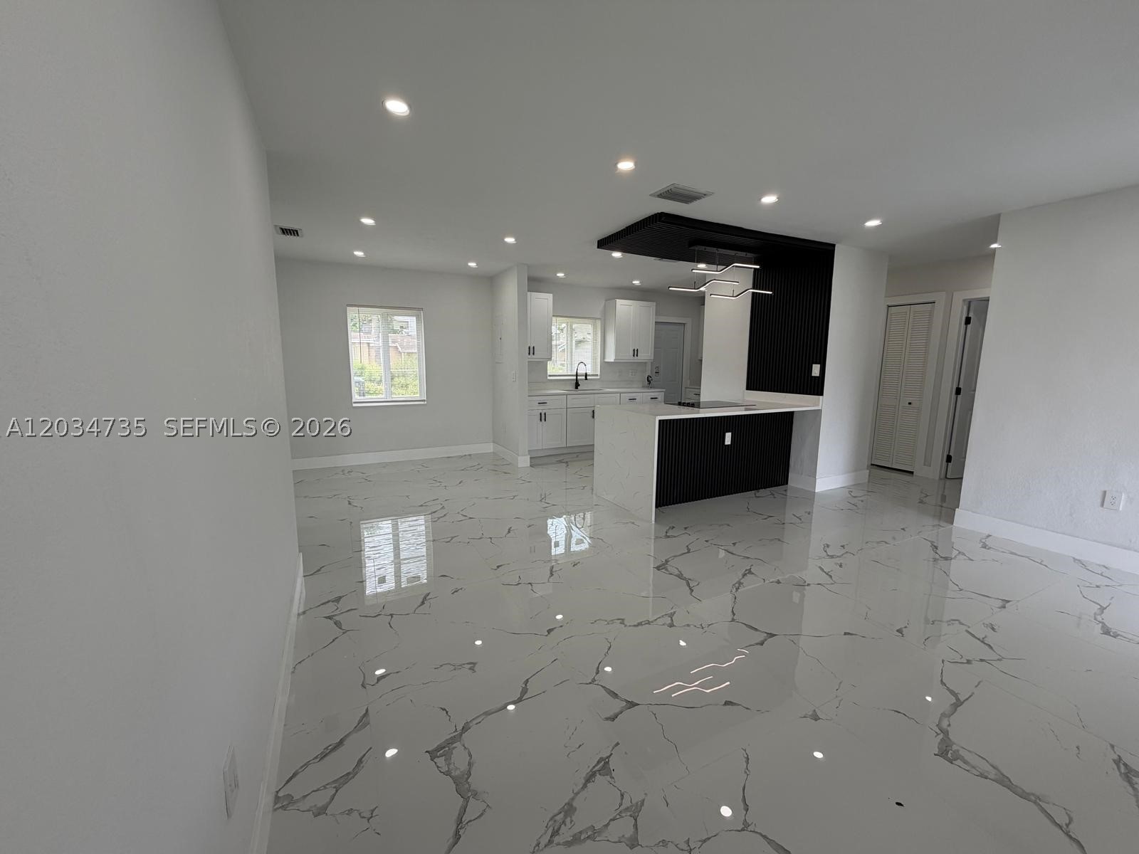 GOLDEN HIGHLANDS EST - Residential