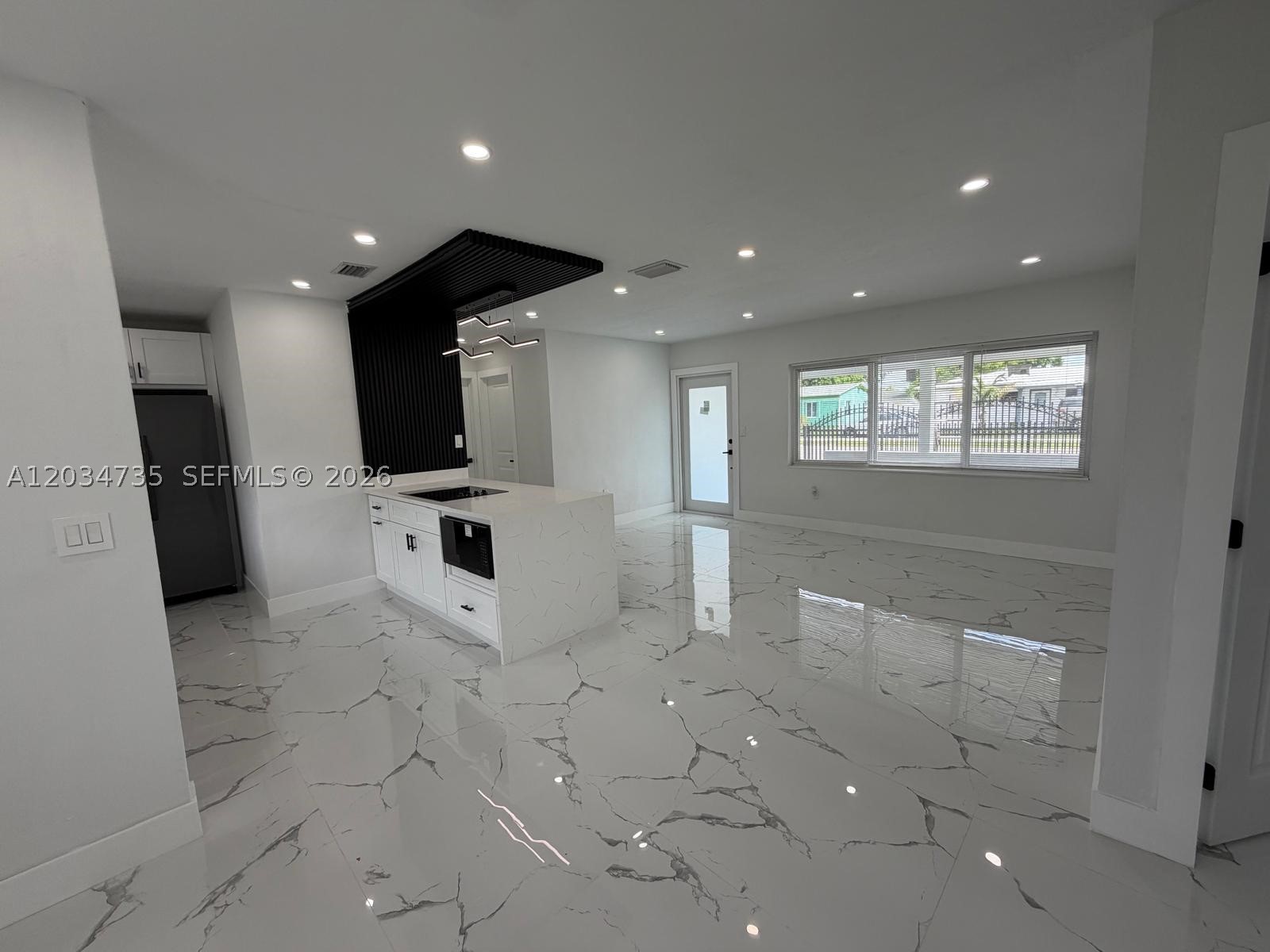 GOLDEN HIGHLANDS EST - Residential