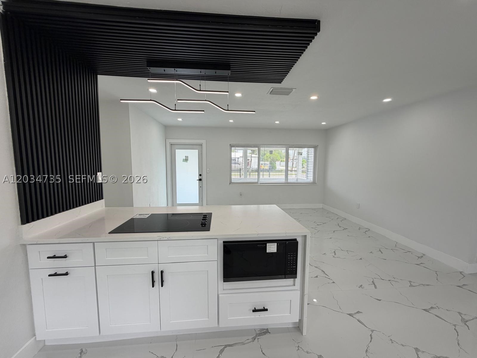 GOLDEN HIGHLANDS EST - Residential
