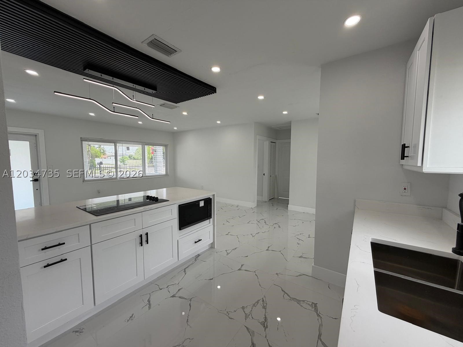 GOLDEN HIGHLANDS EST - Residential