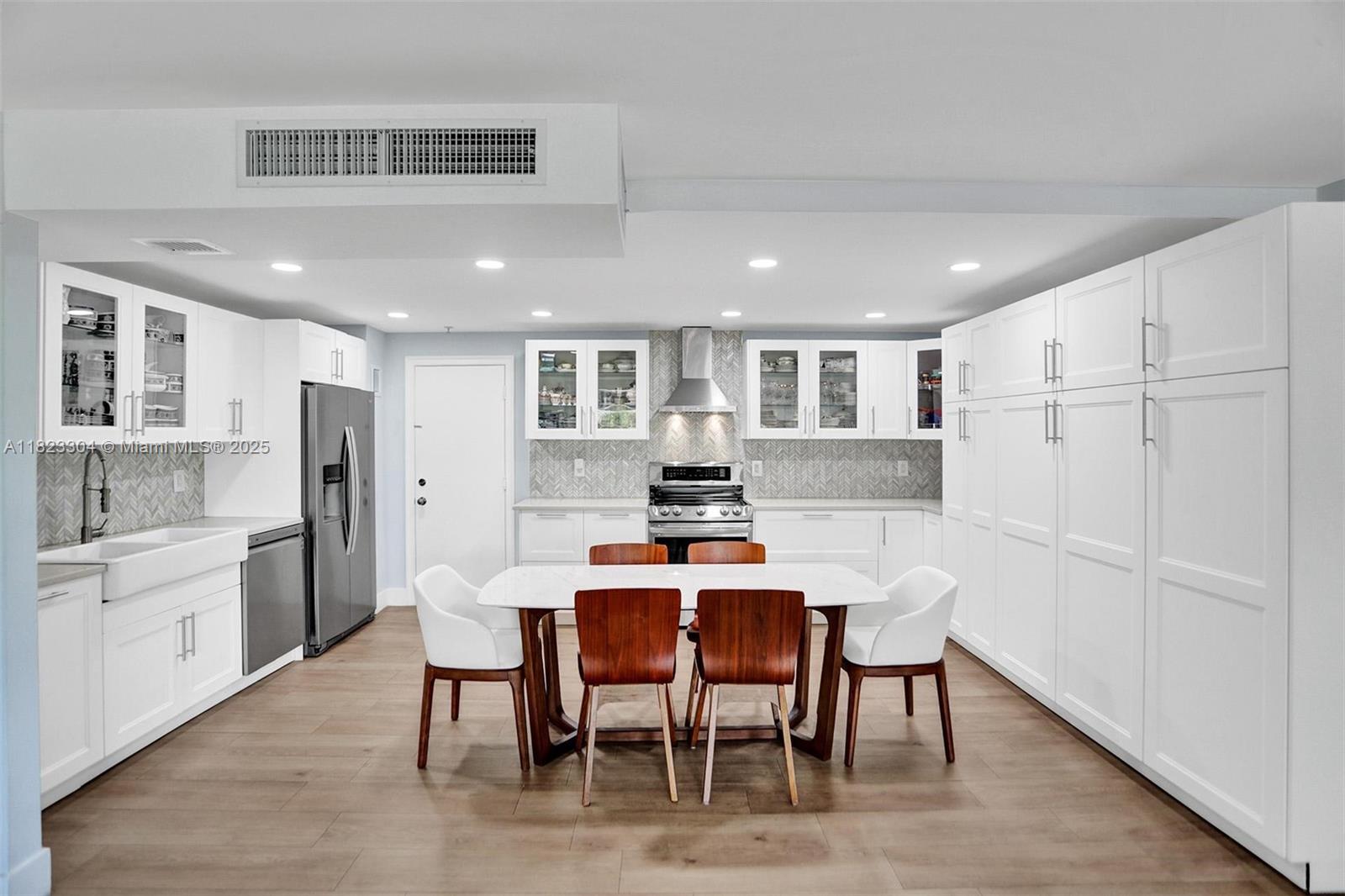 ISLAND BREAKERS CONDO - Residential Lease