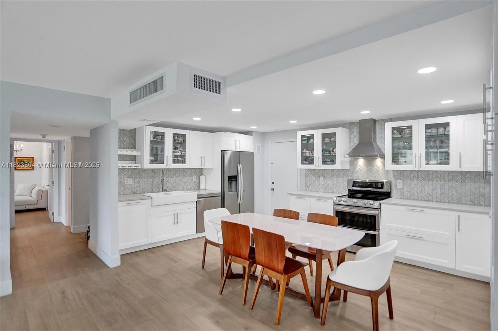 ISLAND BREAKERS CONDO - Residential Lease