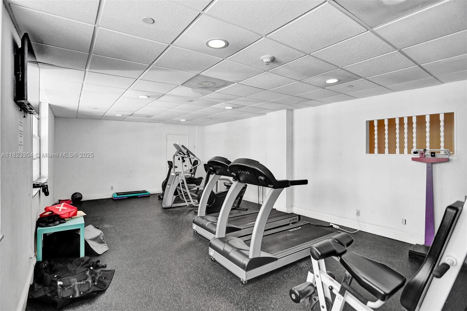 ISLAND BREAKERS CONDO - Residential Lease