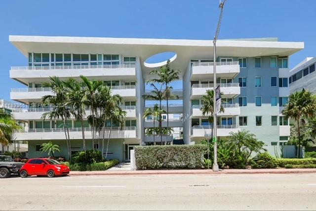 ROND POINT CONDO - Residential