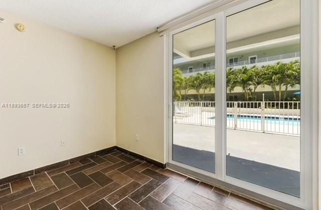 ROND POINT CONDO - Residential