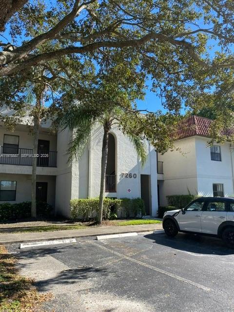 Beautiful corner unit on the 1st floor in beautiful Cypress at Woodmont. Close to shopping centers. Easy access to the Sawgrass Expressway & the Turnpike. Big and spacious 3 bedrooms and 2 bathrooms. Walk-In closet in the master bedroom. All Tile unit. Full-sized w/d in the unit. Screened patio with a stunning golf view.