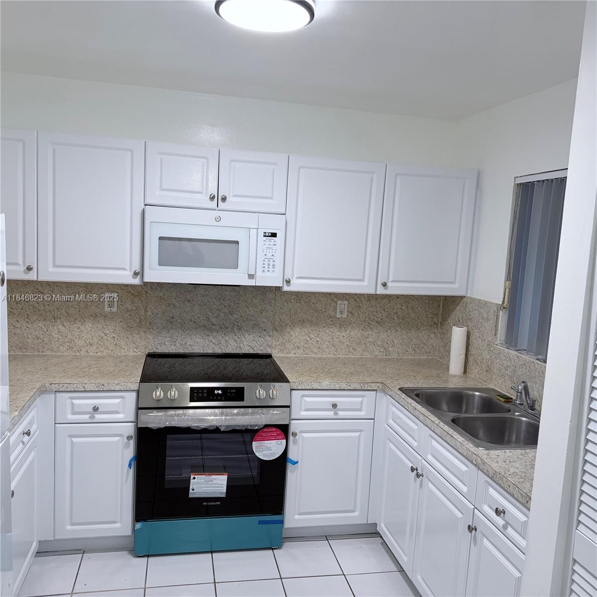 TERRAZAS DEL SOL CONDO - Residential Lease