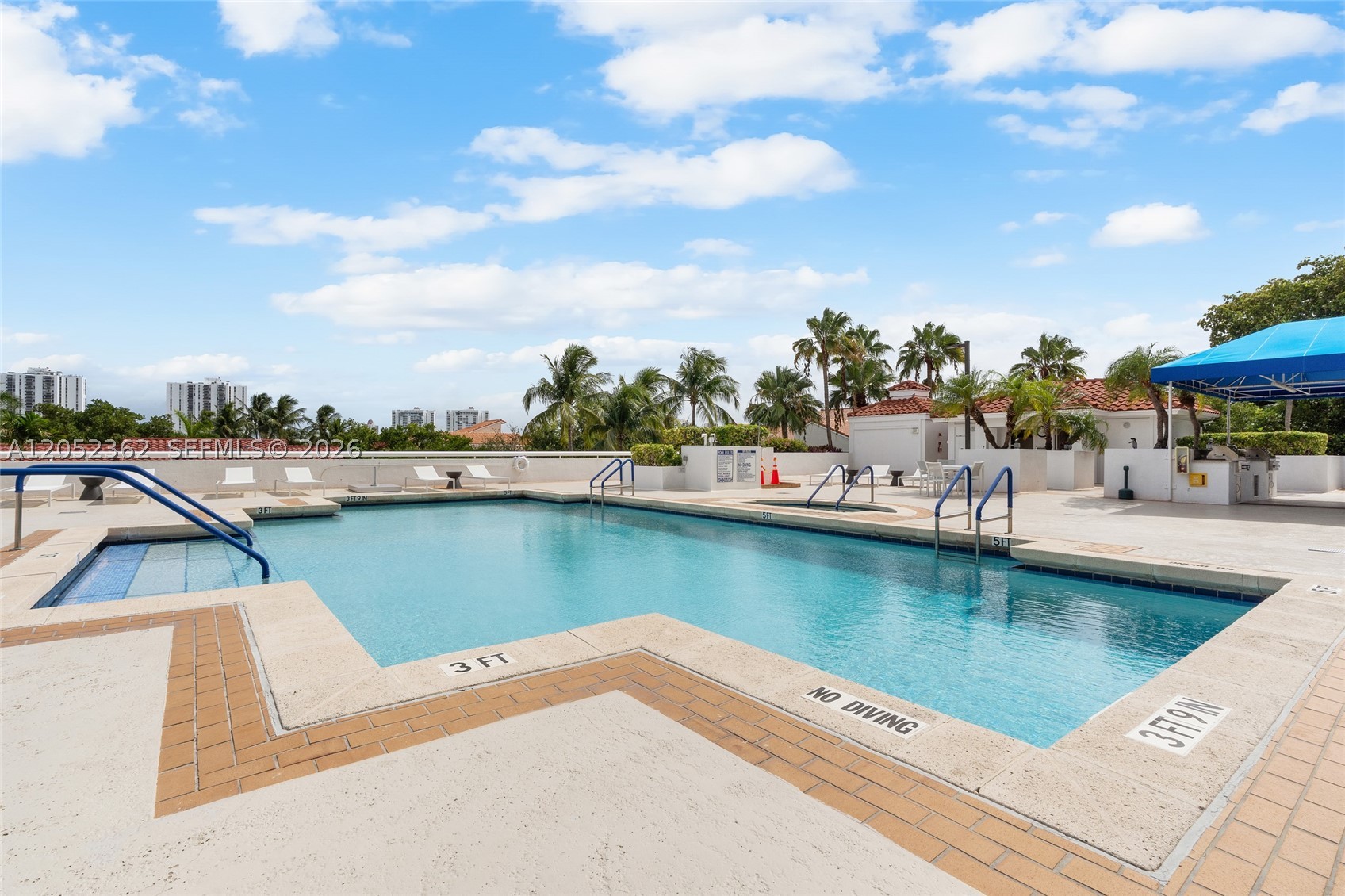 HARBOR TWS AT THE WATERWA - Residential
