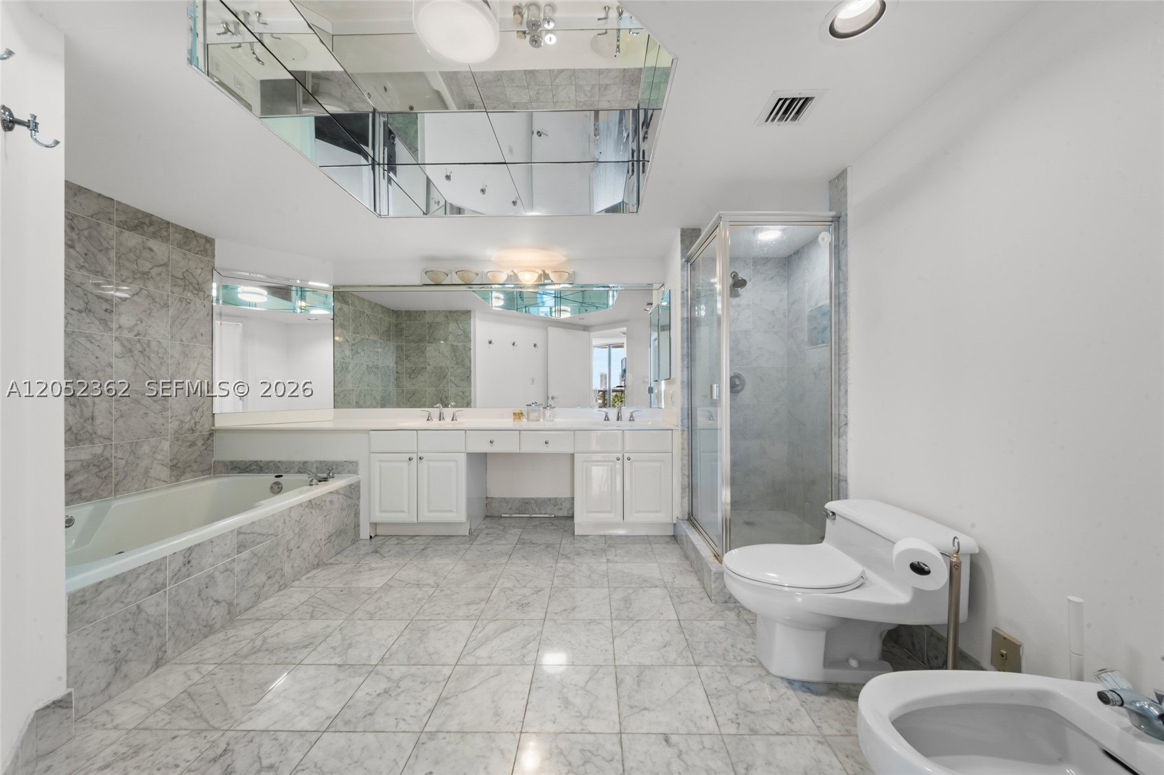 HARBOR TWS AT THE WATERWA - Residential