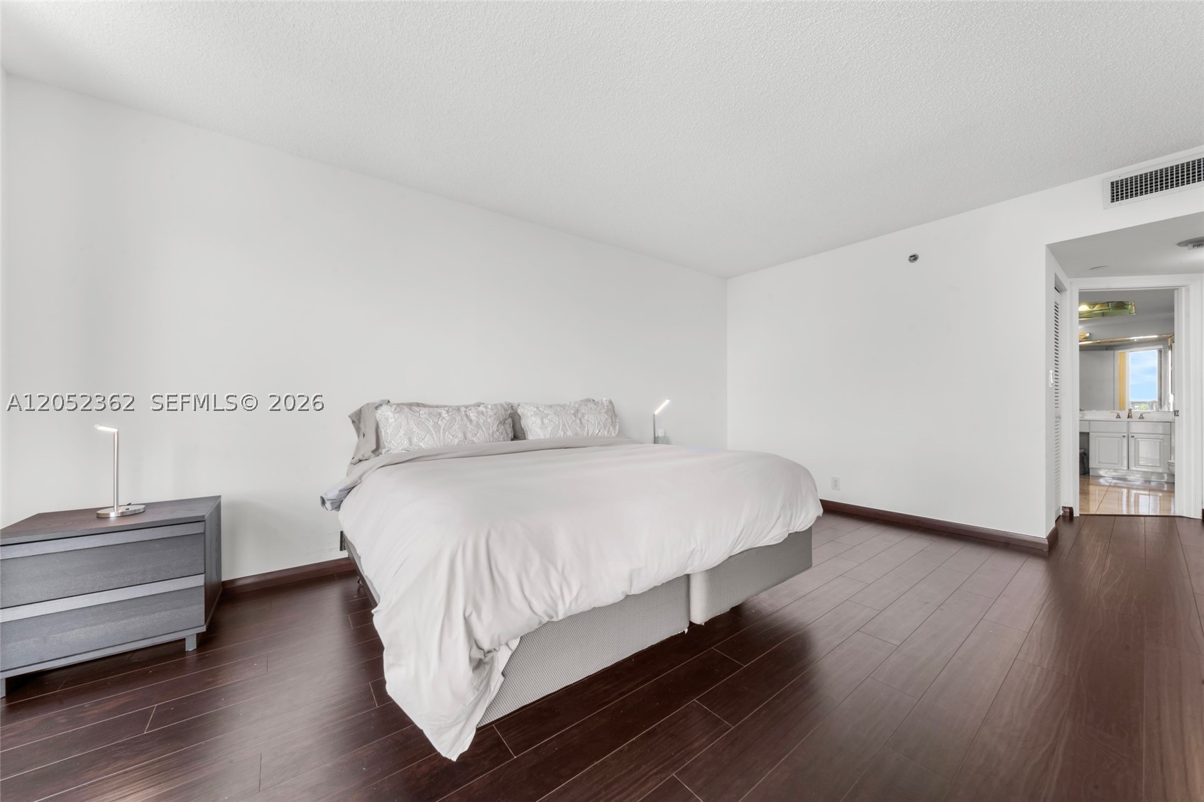 HARBOR TWS AT THE WATERWA - Residential