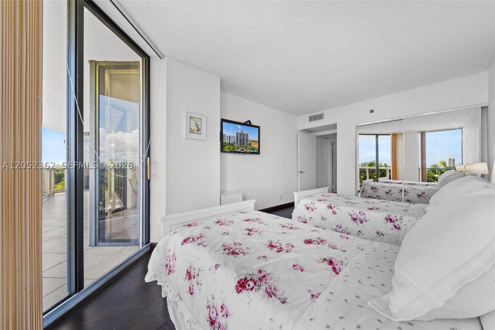 HARBOR TWS AT THE WATERWA - Residential