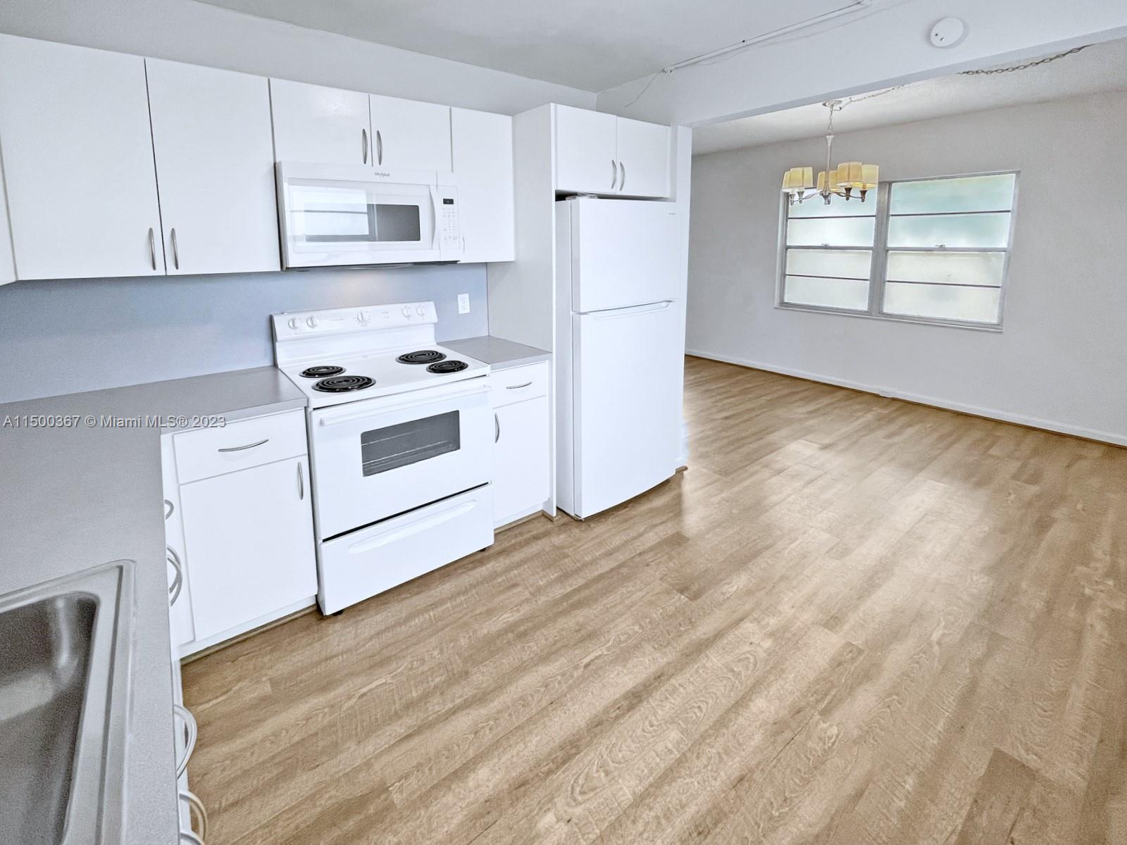 NEW HAMPTON CENTURY VILLAG - Residential