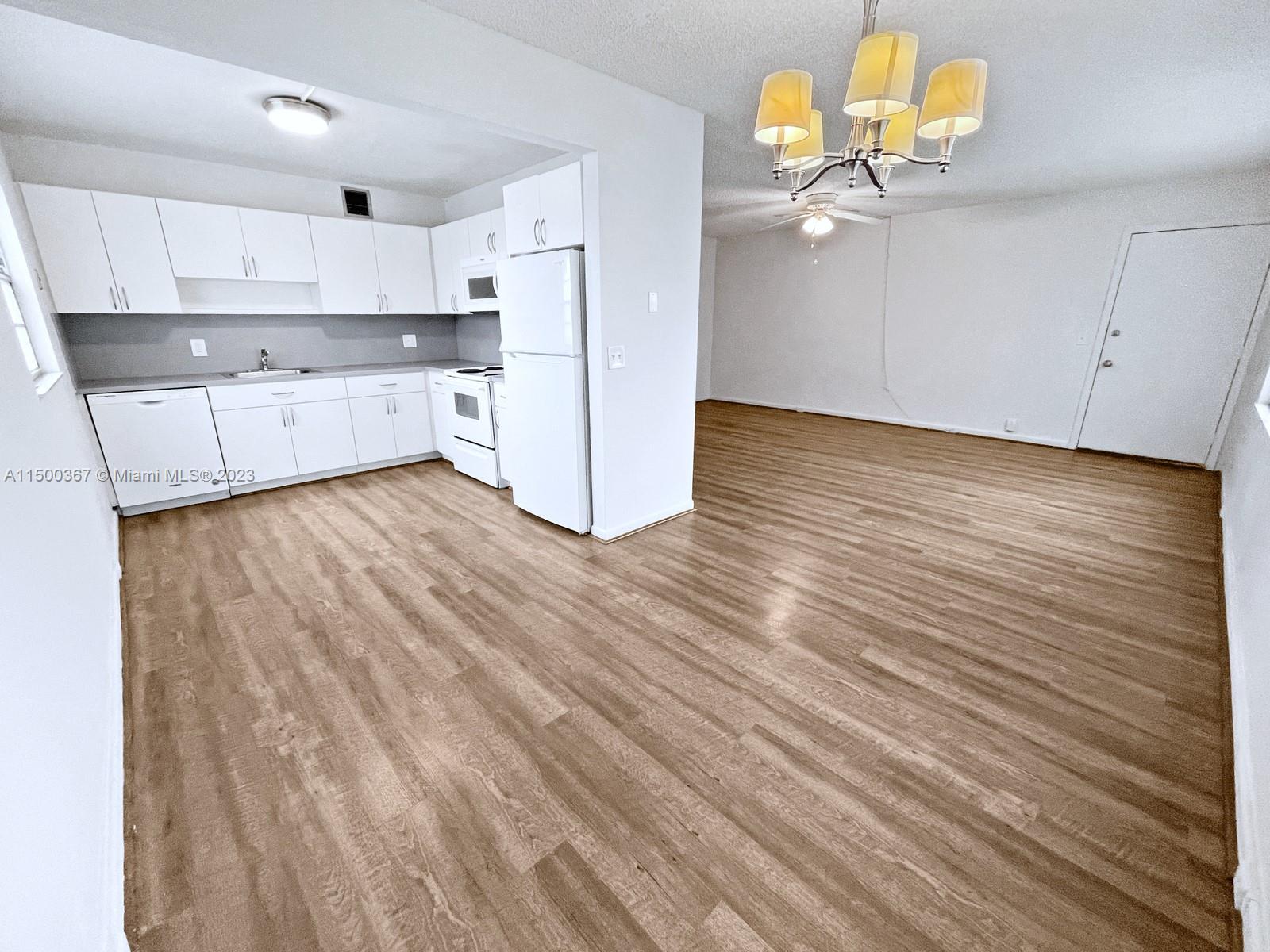 NEW HAMPTON CENTURY VILLAG - Residential