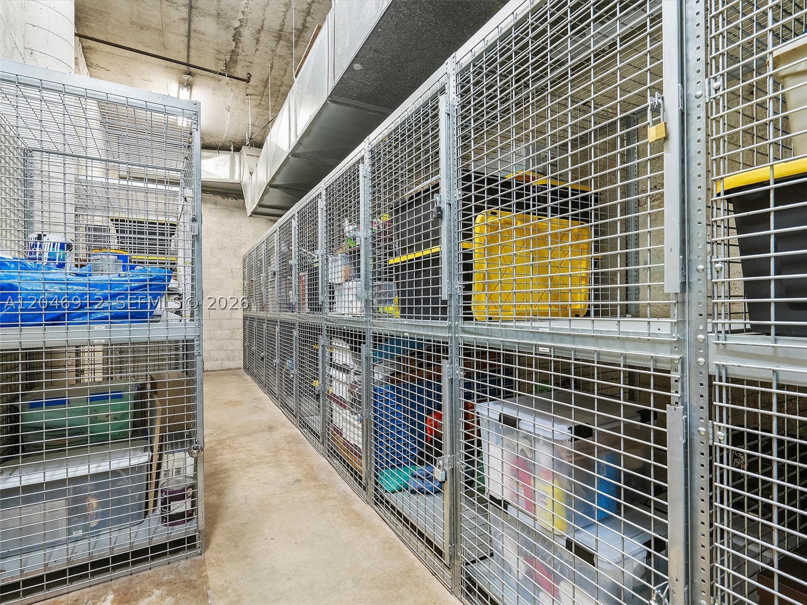 KING COLE CONDO - Residential