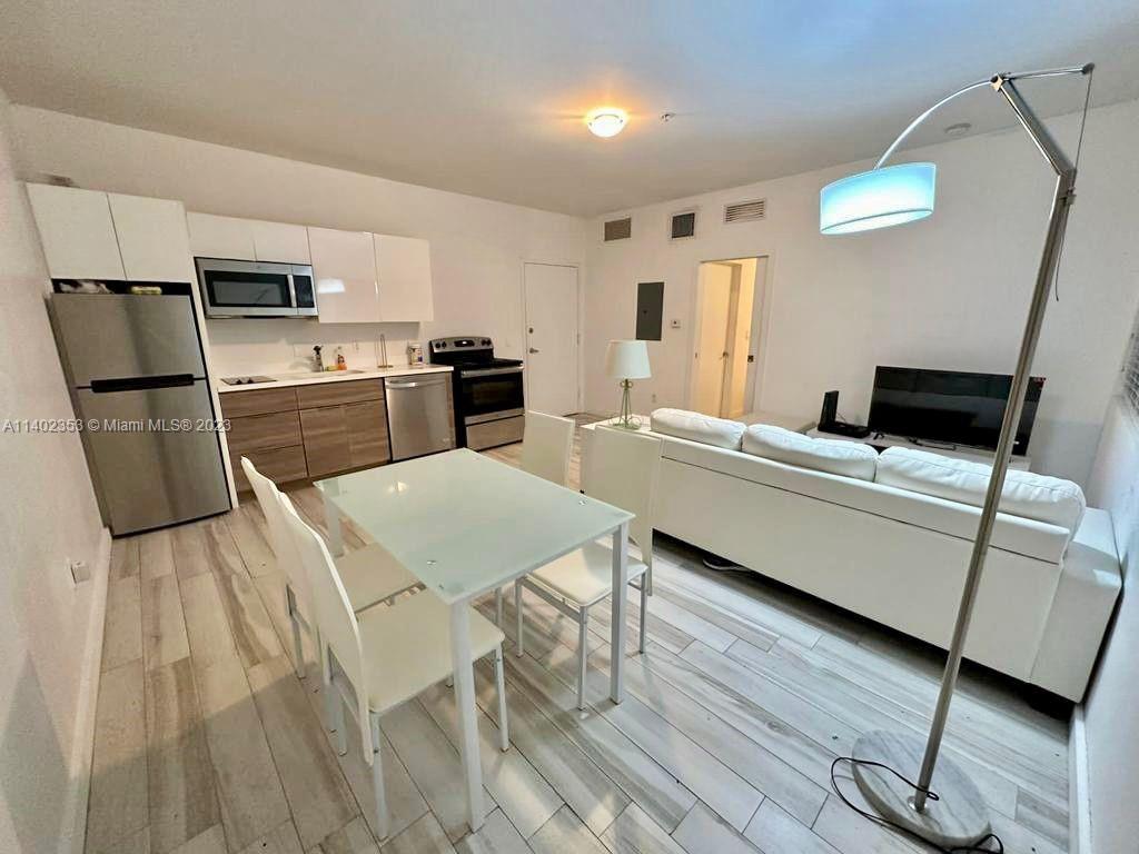 LINCOLN SUB - Residential Lease