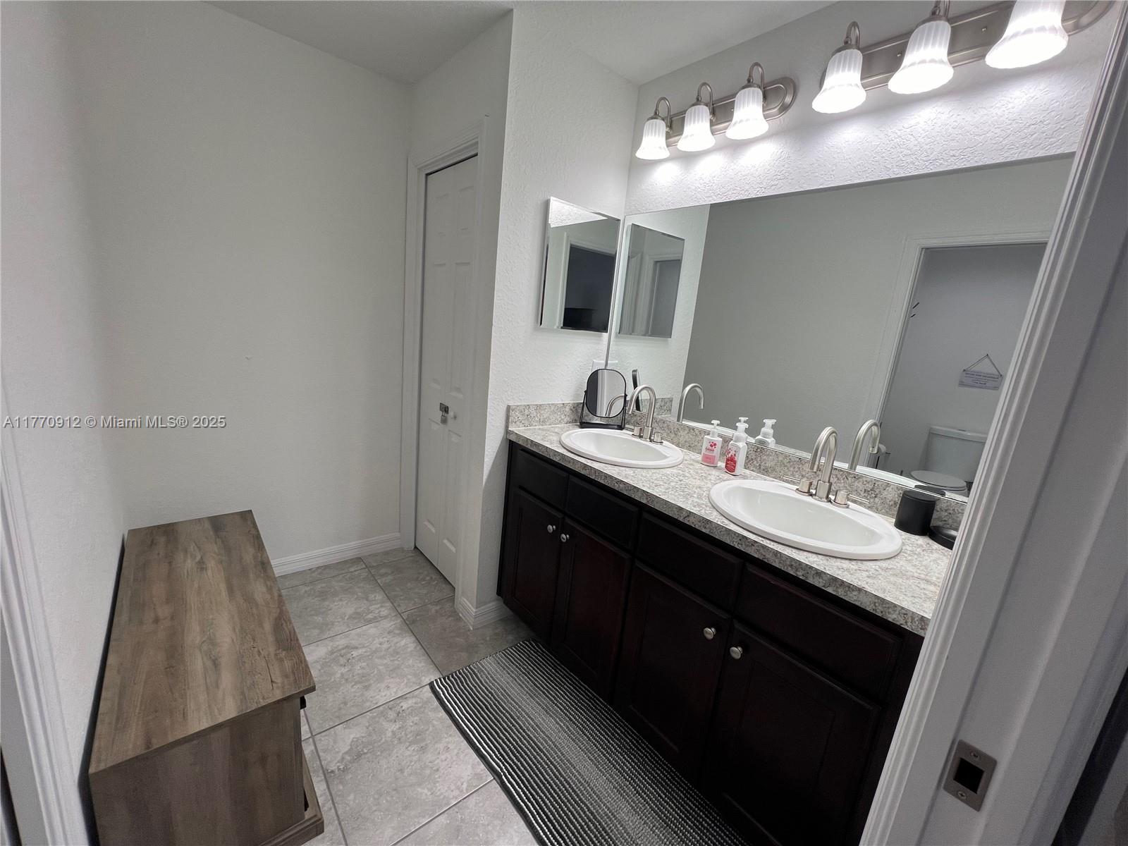 OCALA PARK ESTATES - Residential