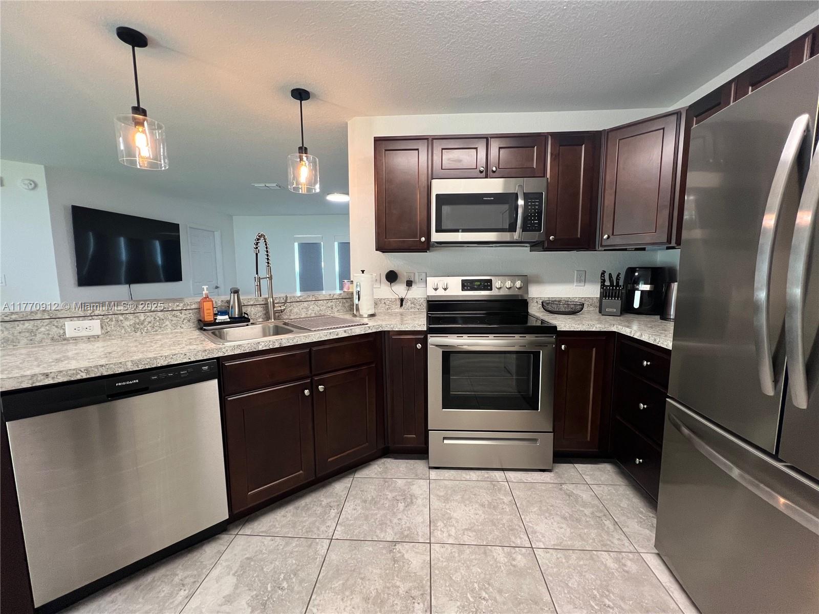 OCALA PARK ESTATES - Residential