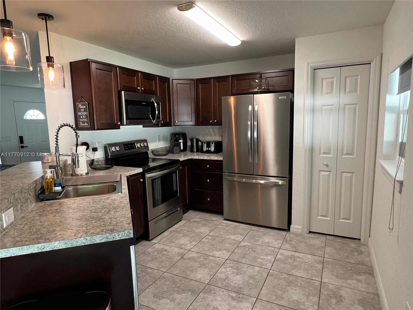 OCALA PARK ESTATES - Residential