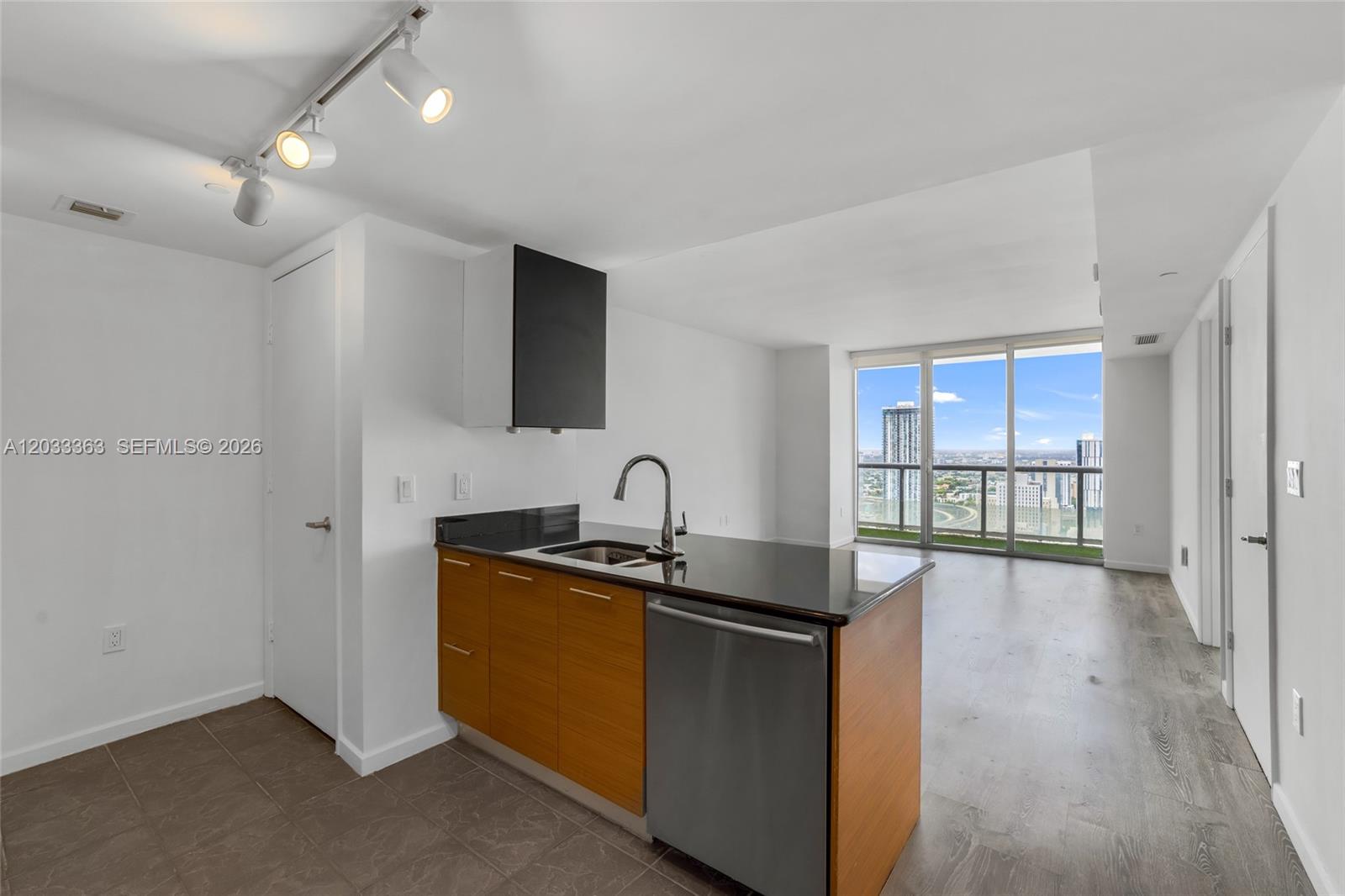 50 BISCAYNE CONDO - Residential