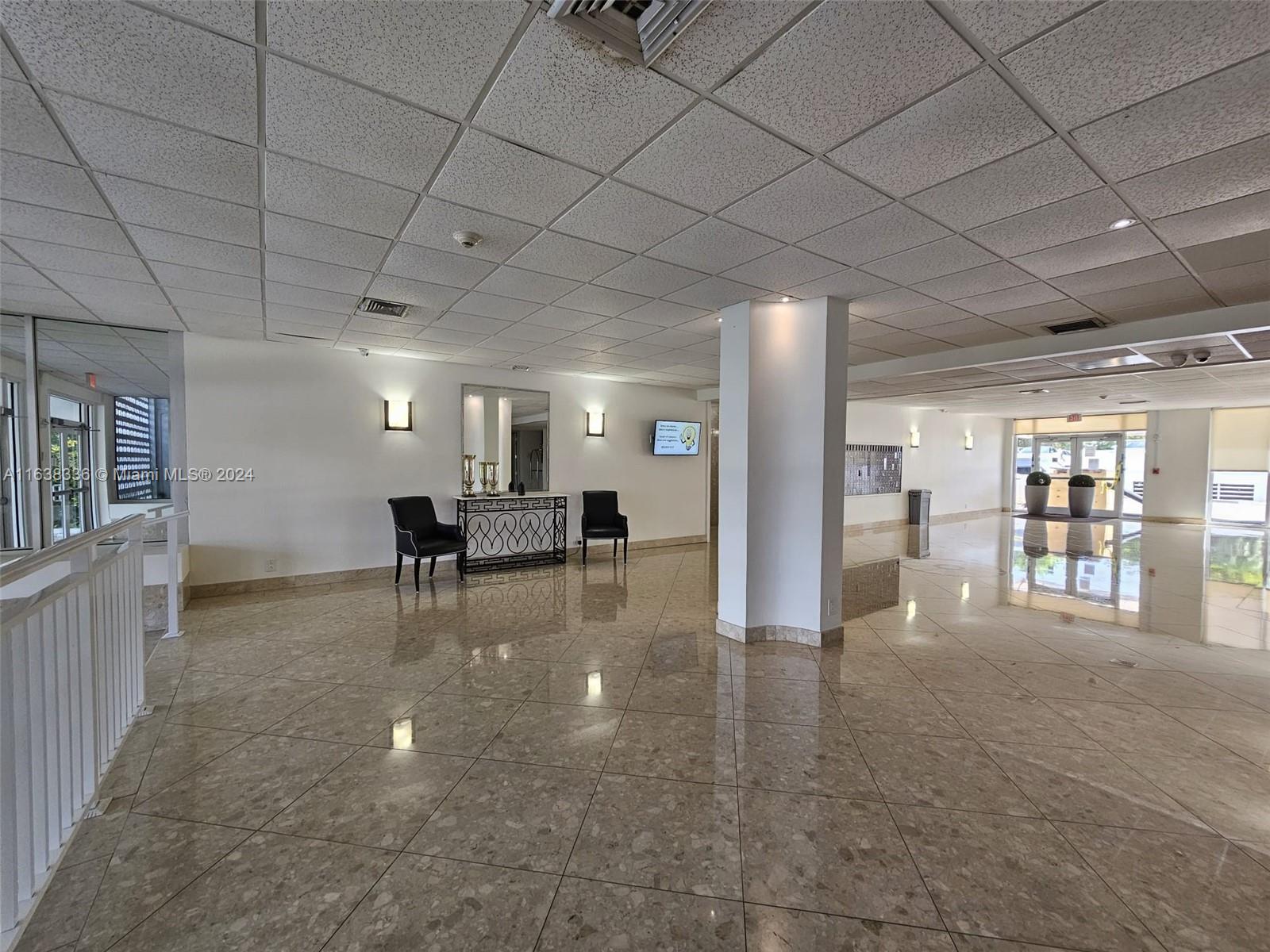 BAYVIEW TOWERS CONDO SOUT - Residential