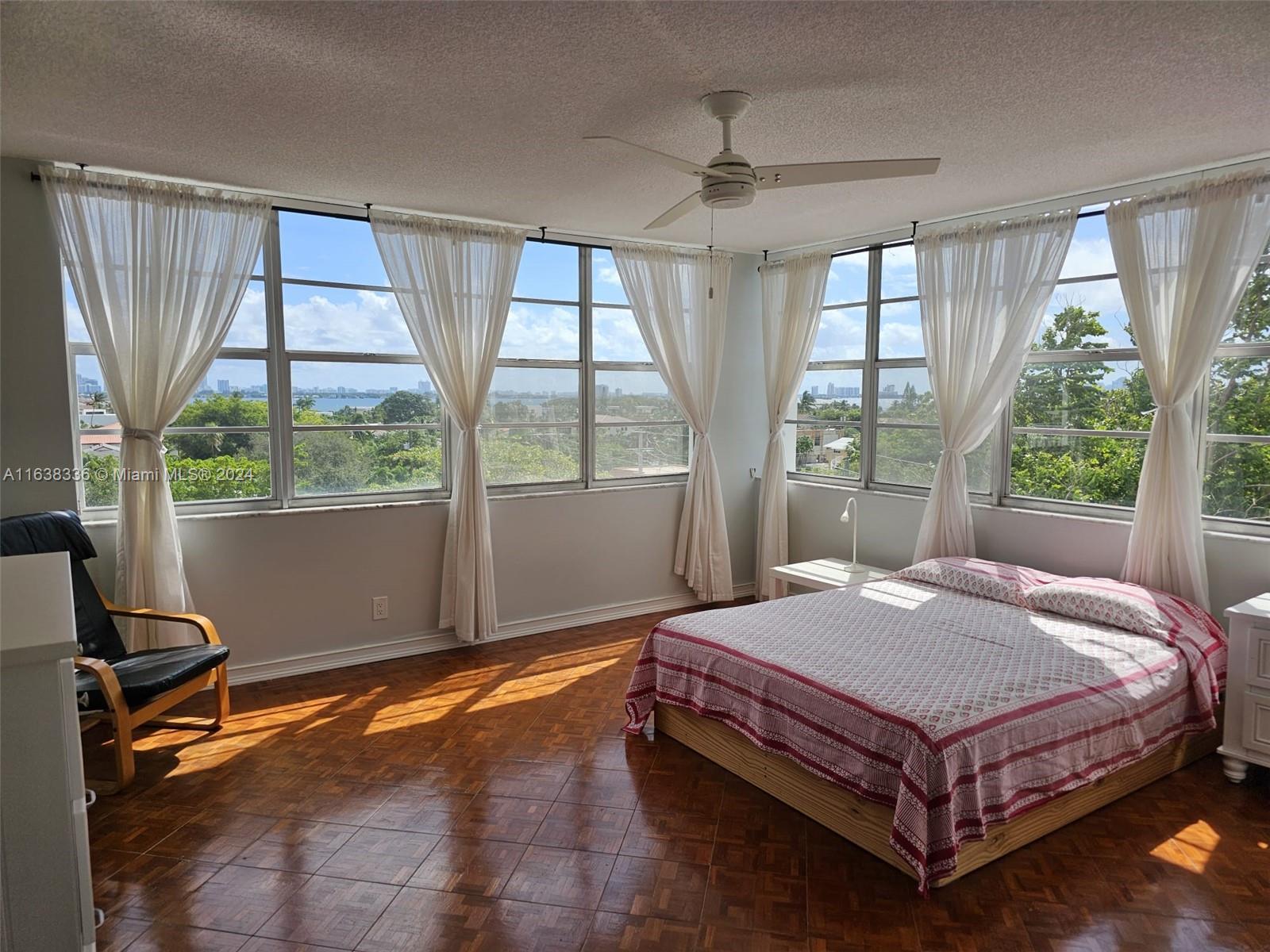 BAYVIEW TOWERS CONDO SOUT - Residential