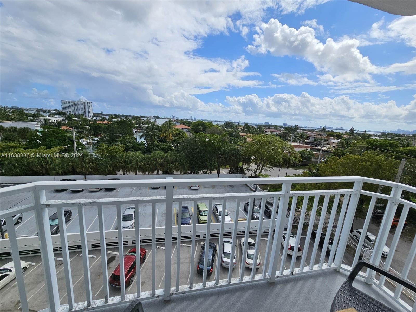 BAYVIEW TOWERS CONDO SOUT - Residential