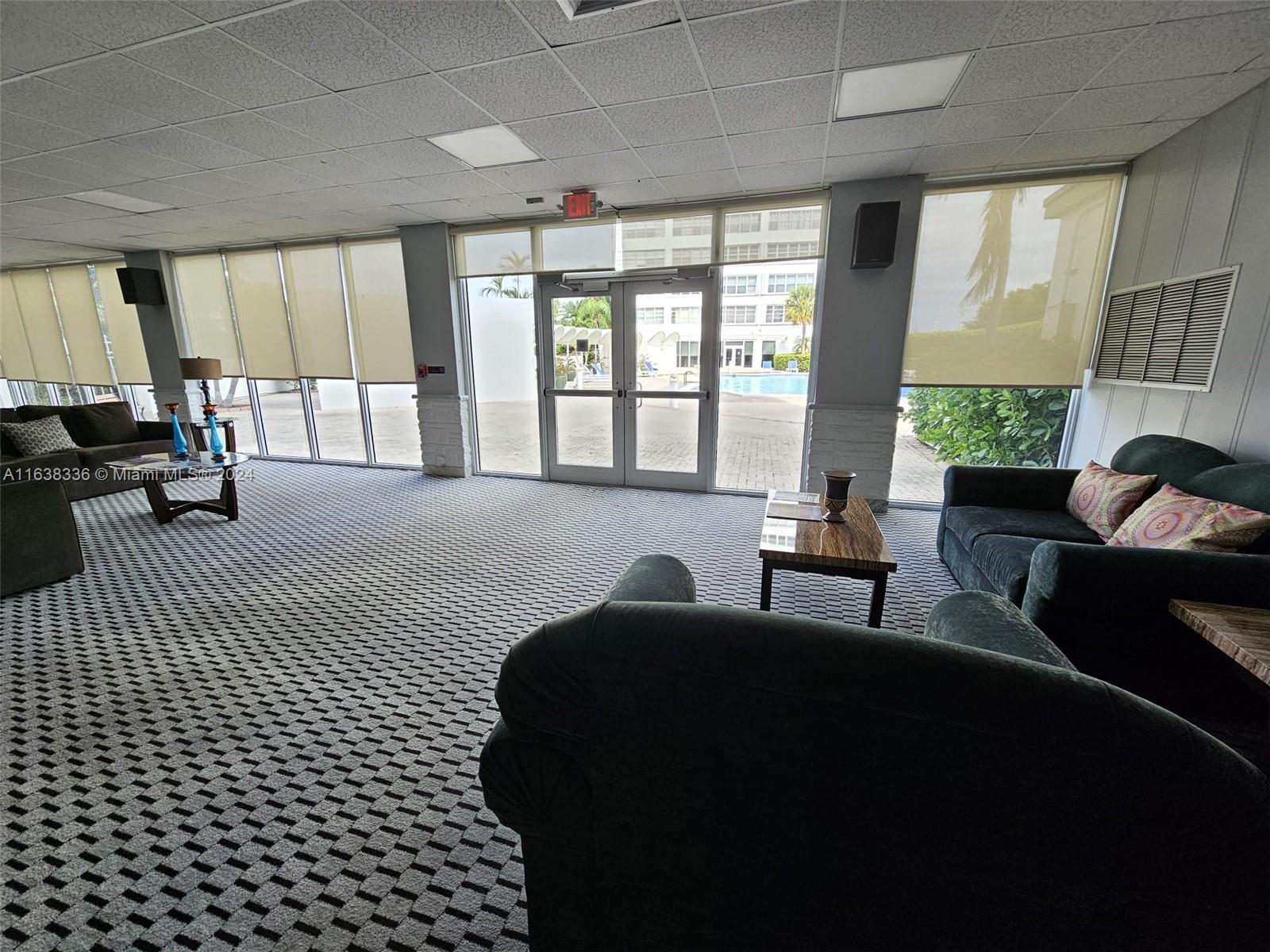 BAYVIEW TOWERS CONDO SOUT - Residential