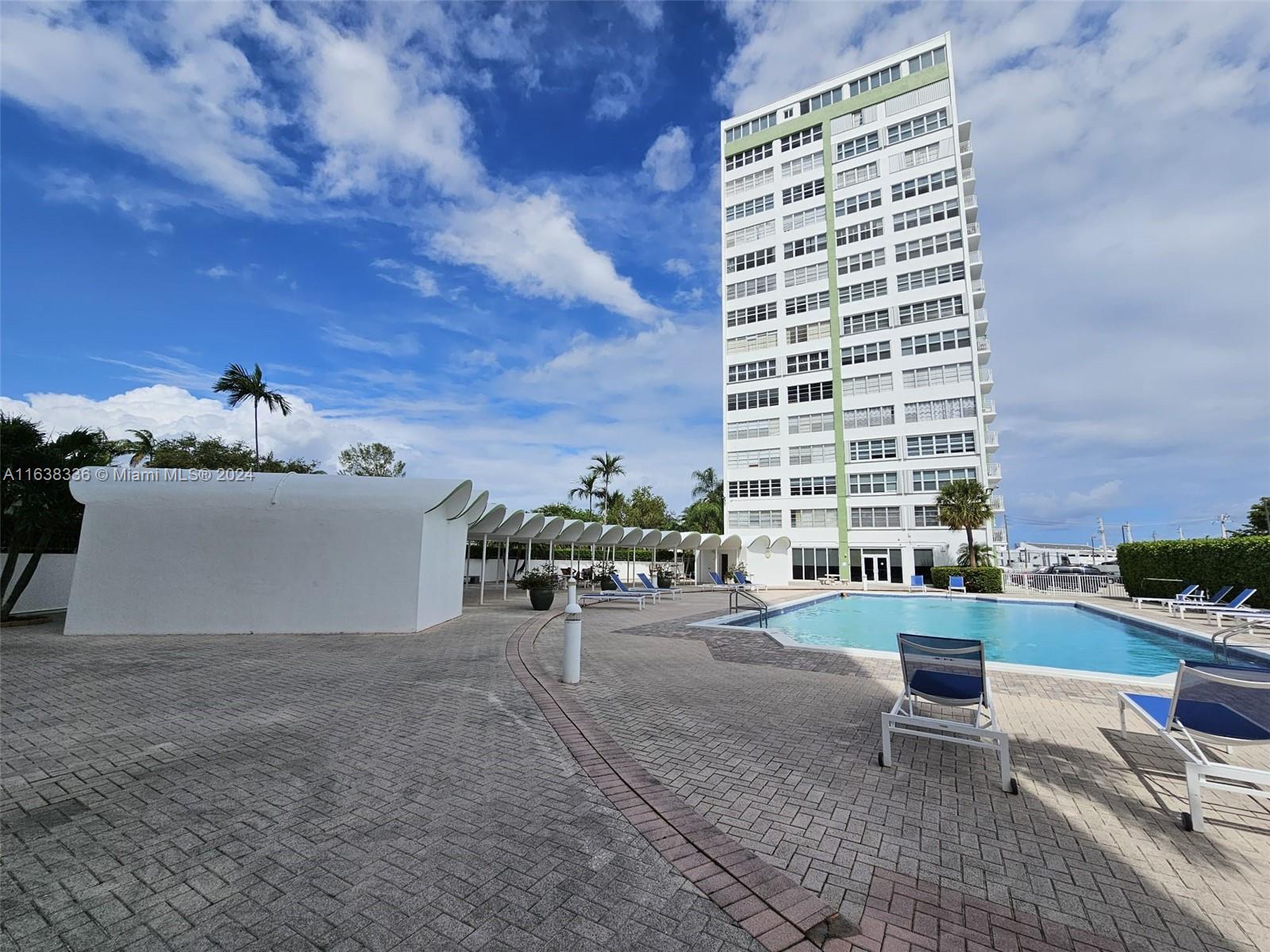 BAYVIEW TOWERS CONDO SOUT - Residential