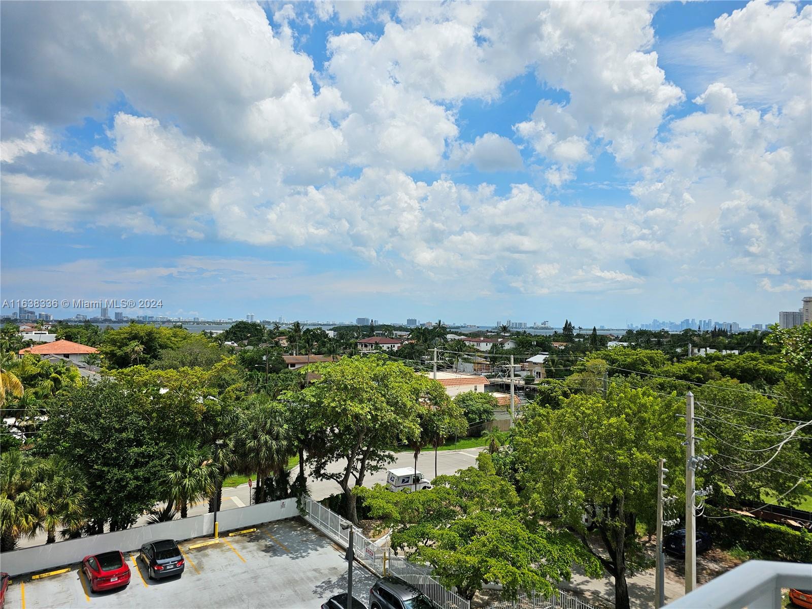 BAYVIEW TOWERS CONDO SOUT - Residential
