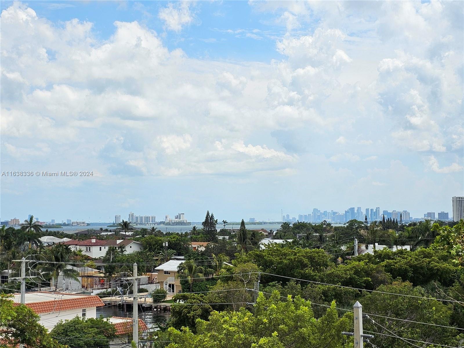 BAYVIEW TOWERS CONDO SOUT - Residential
